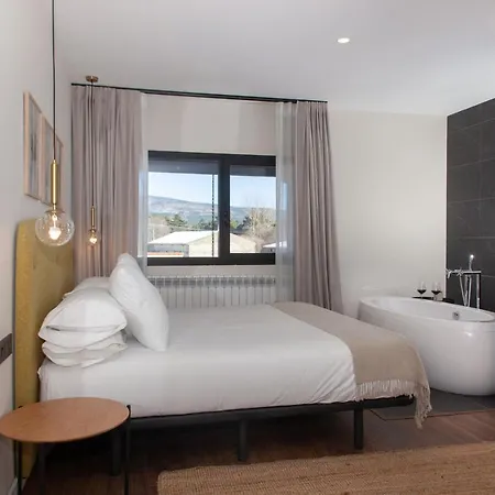 Отель Duruelo Mountain Дуруэло-де-ла-Сьерра