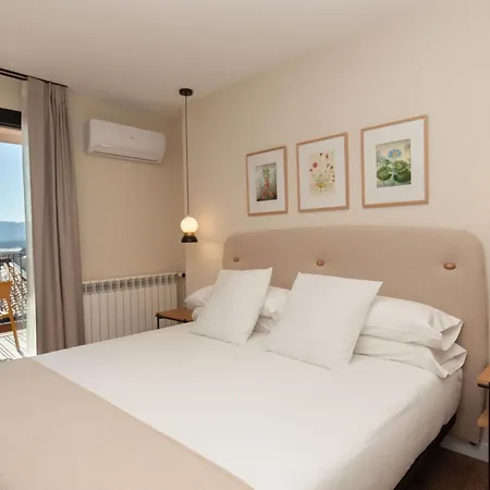 Duruelo Mountain Hotel